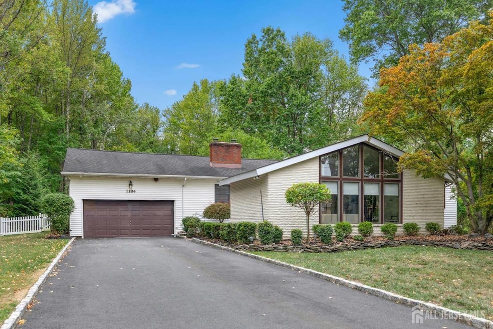 Under Contract $739,000