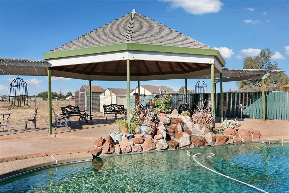 11411 E Peltier Rd, Acampo, CA 95220 - photo 1