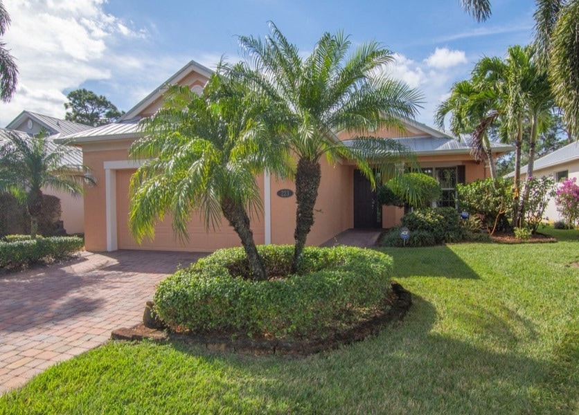 223 11th Square SW, Vero Beach, FL 32962 - photo 1