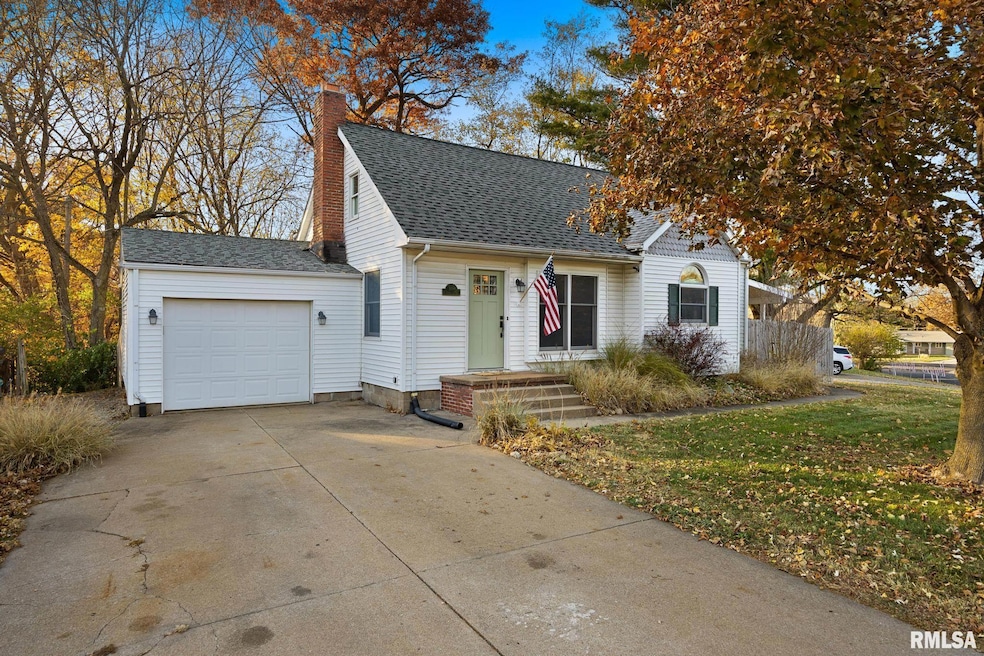 309 Timber Ln, East Peoria, IL 61611 - photo 1