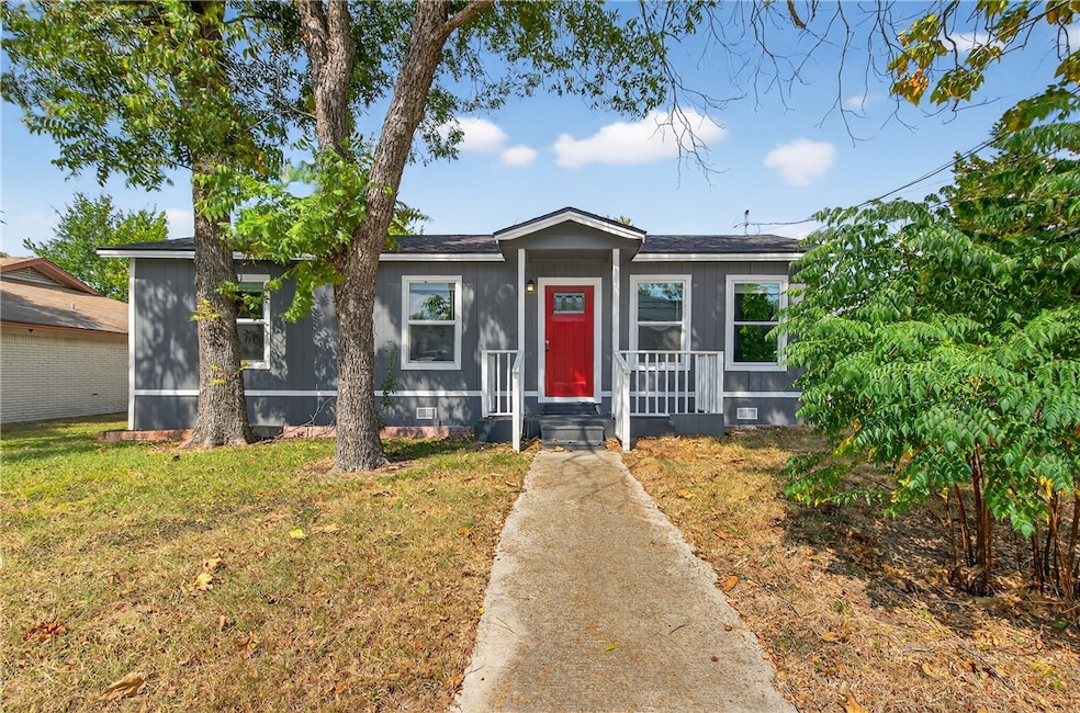 1000 W 17th St, Bryan, TX 77803 - photo 1