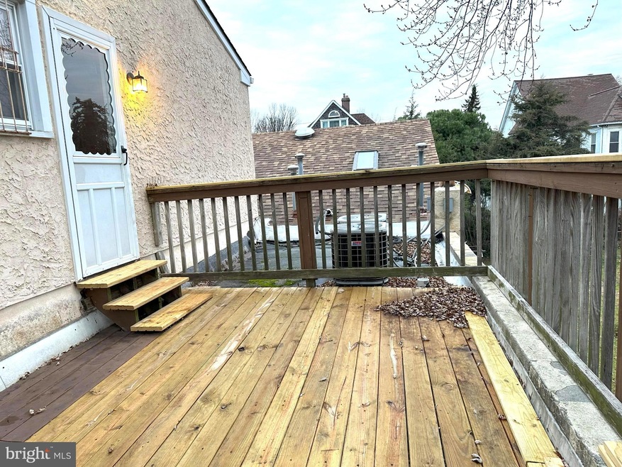 31 E Logan Ave unit 3RD FLOOR, Glenolden, PA 19036 - photo 1