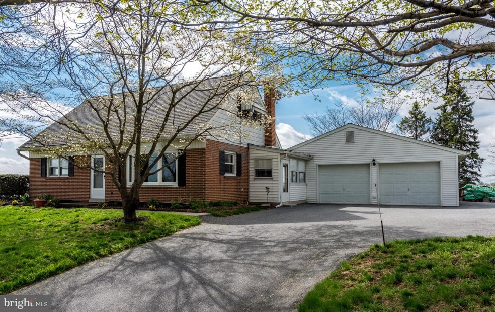 138 Horseshoe Rd, Leola, PA 17540 - photo 1