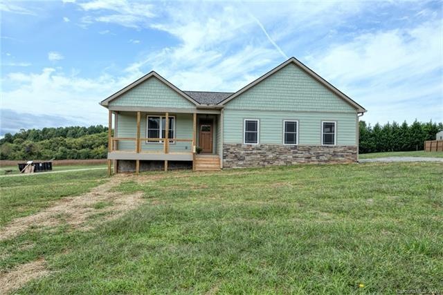 102 Hidden Acres Ln, Hendersonville, NC 28792 - photo 1