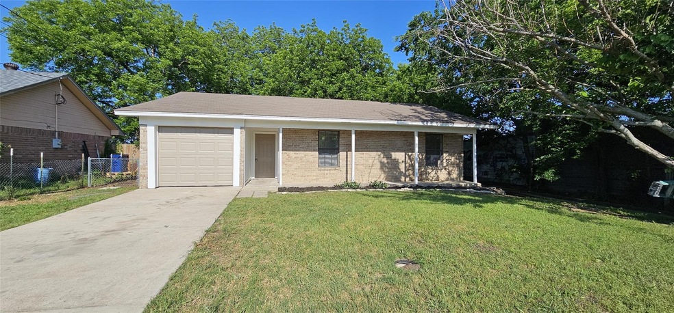 406 S 1st St, Sanger, TX 76266 - photo 1