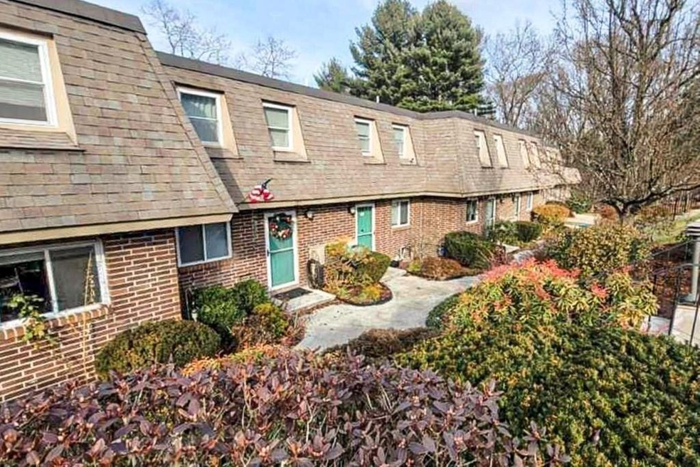 36 Walcott Valley Dr, Hopkinton, MA 01748 - photo 1