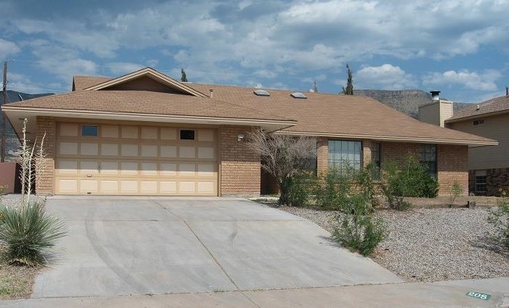 208 Shadow Mountain Dr, Alamogordo, NM 88310 - photo 1