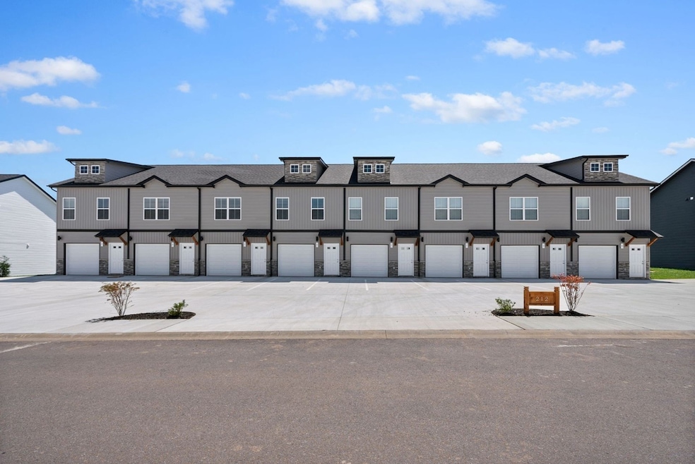 220 Drayton Dr unit D, Clarksville, TN 37042 - photo 1