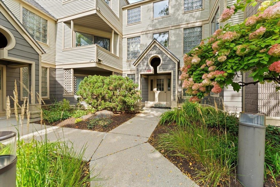 41 High Point Dr unit E 23, Stratton, VT 05360 - photo 1