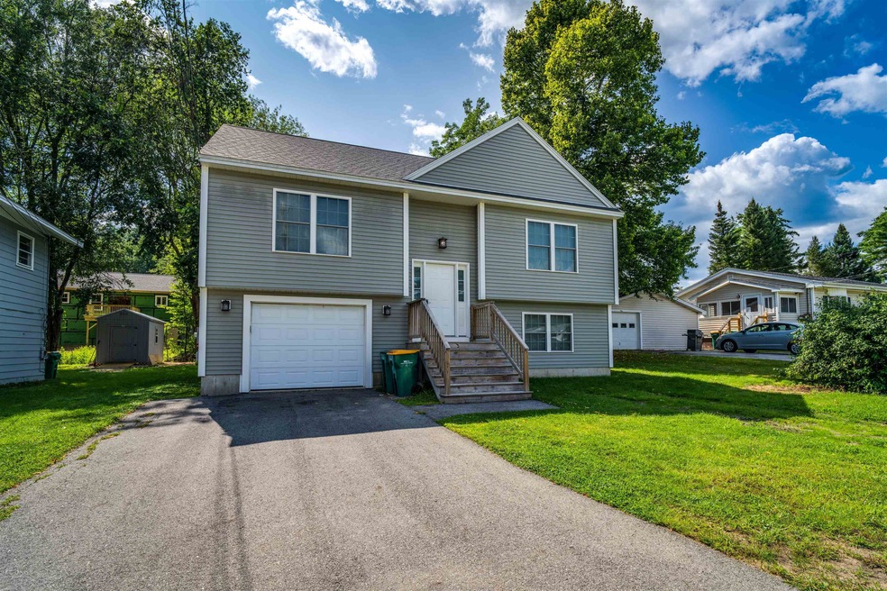 11 Waverly St, Rochester, NH 03867 - photo 1