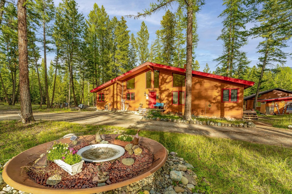 270 Forest Loop