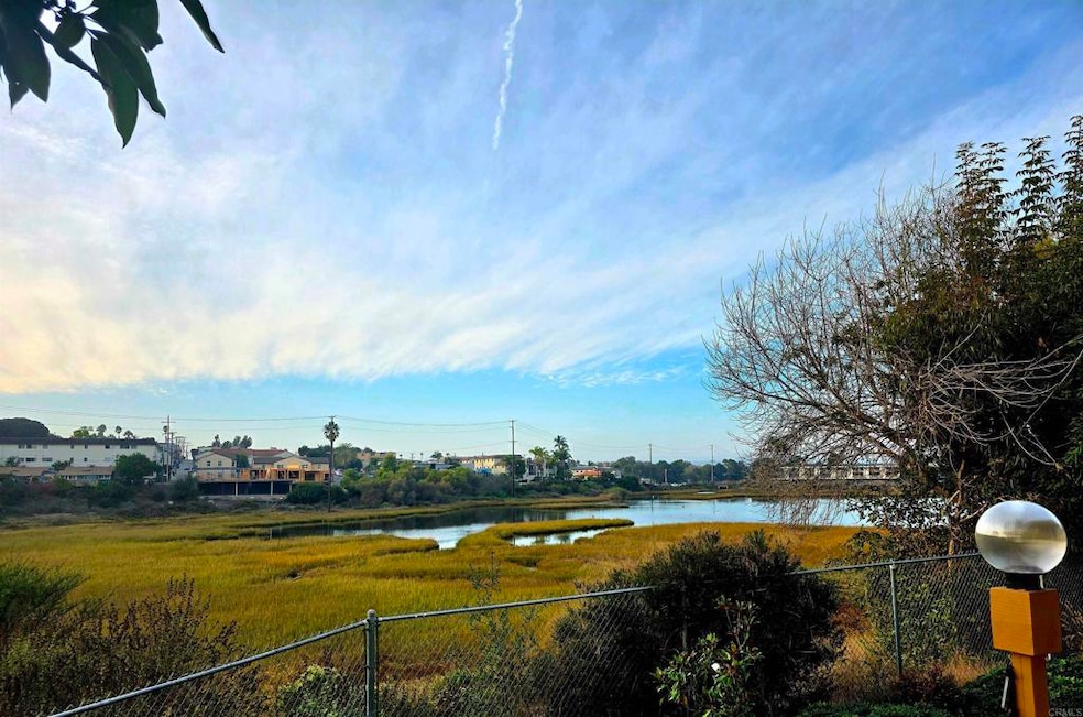 2666 Worden St unit 8, San Diego, CA 92110 - photo 1