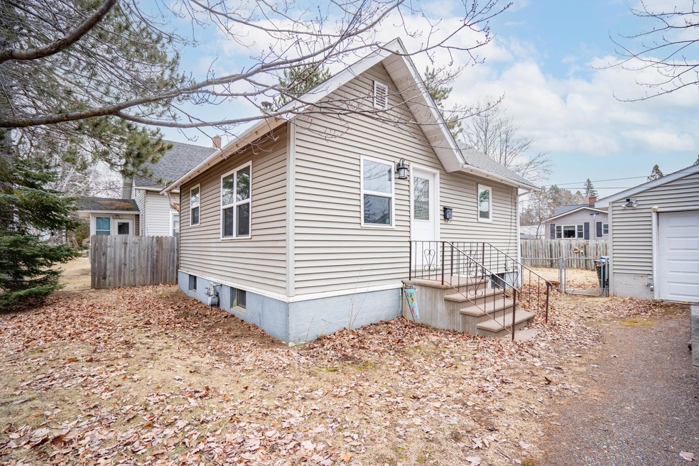 326 16th St, Cloquet, MN 55720 - photo 1