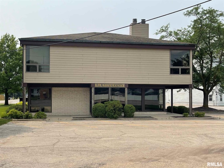 1231 Keokuk St, Lincoln, IL 62656 - photo 1