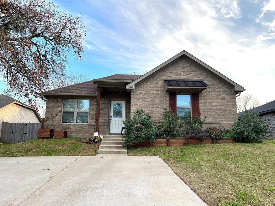 1108 W Day St, Denison, TX 75020 - photo 1