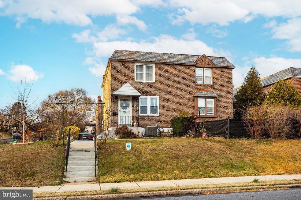 945 Fariston Dr, Drexel Hill, PA 19026 - photo 1