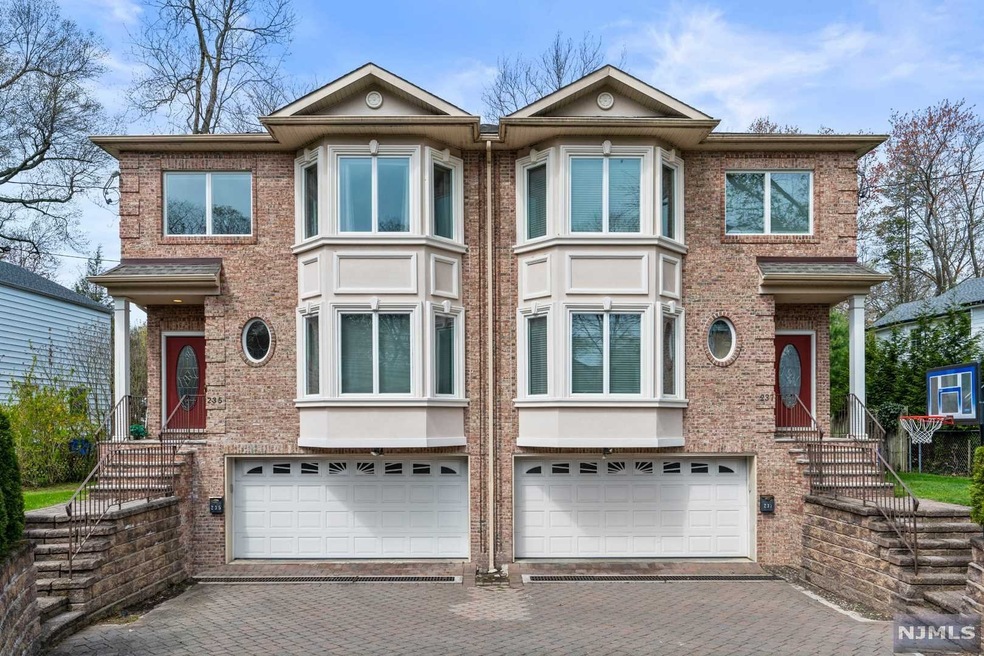 235 Tenafly Rd unit 1, Tenafly, NJ 07670 - photo 1