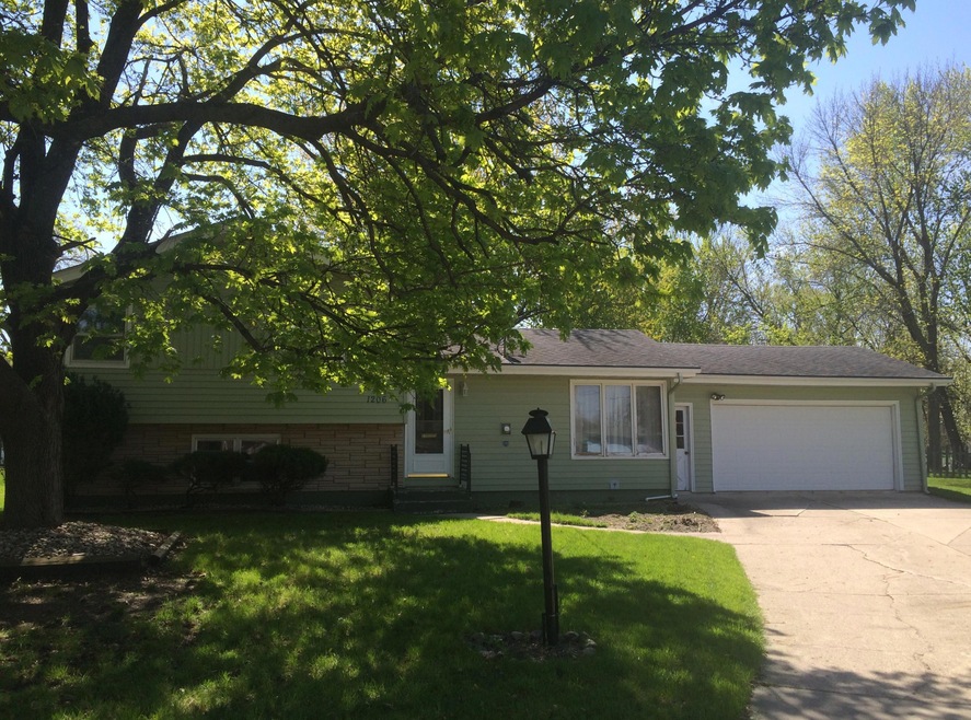 1206 Garfield Circle (2)