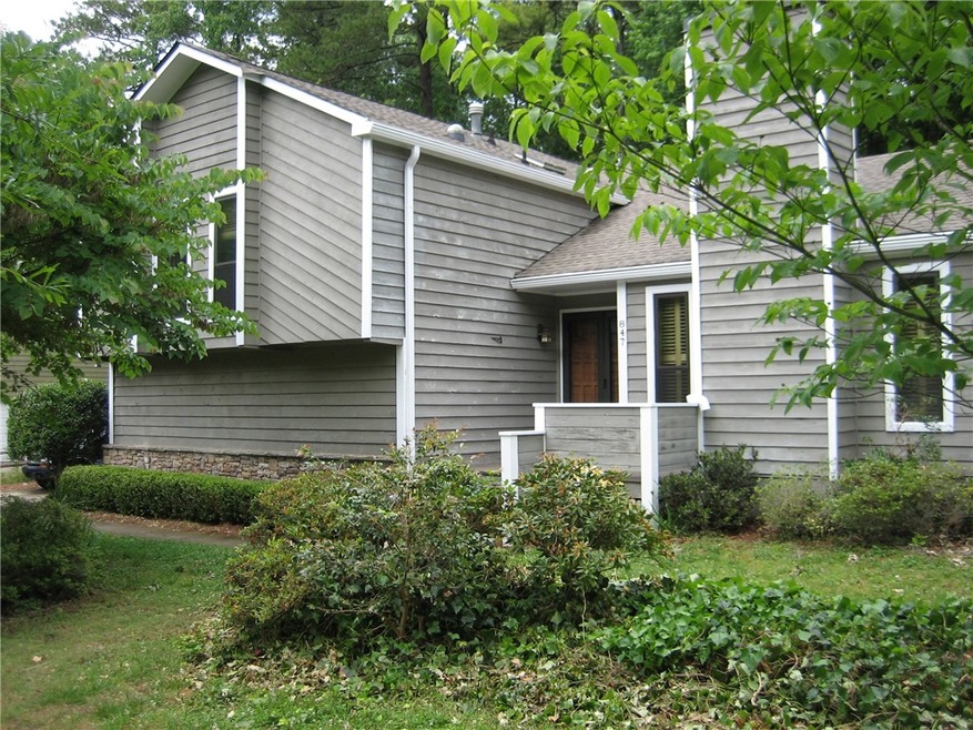 4 Bedroom Contemporary in great condition!