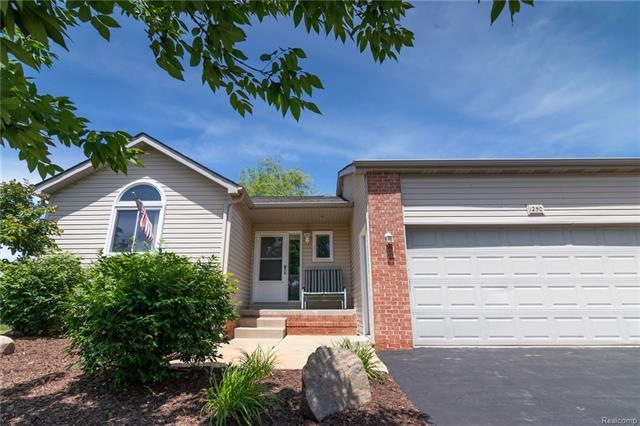 1250 Crystal Pointe-2.jpg