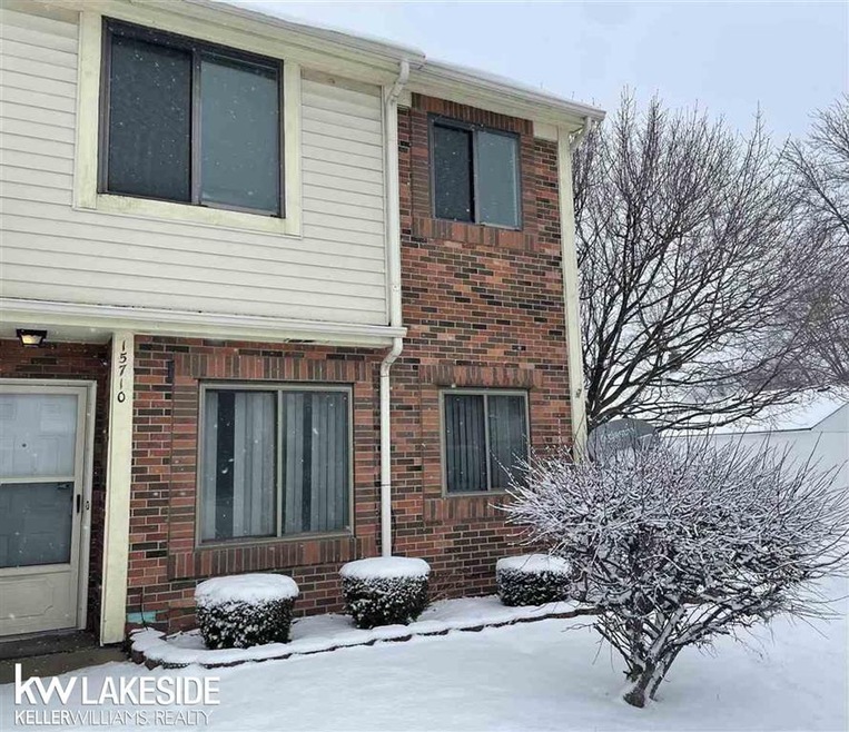 15710 Orchard Ln, Roseville, MI 48066 - photo 1