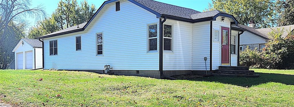 307 E Lincoln St, Monroe, IA 50170 - photo 1