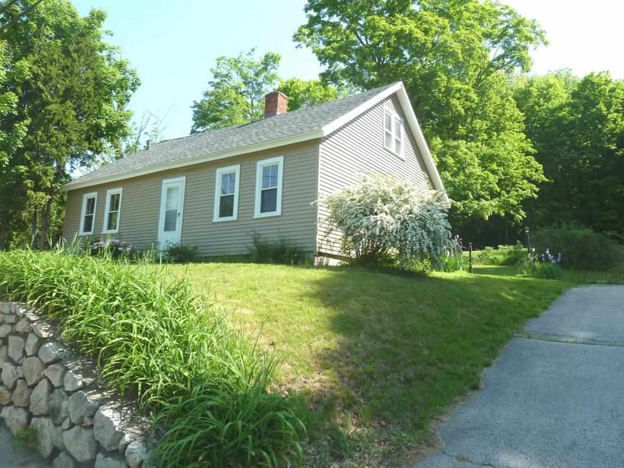 479 Pembroke St, Pembroke, NH 03275 - photo 1