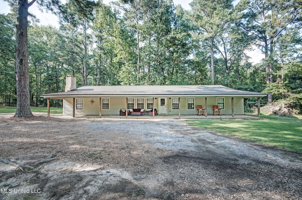 127 Canterbury Rd, Brandon, MS 39042 - photo 1