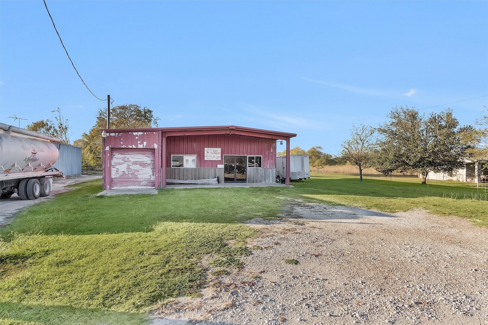 6821 Bailey St, Shiro, TX 77876 - photo 1