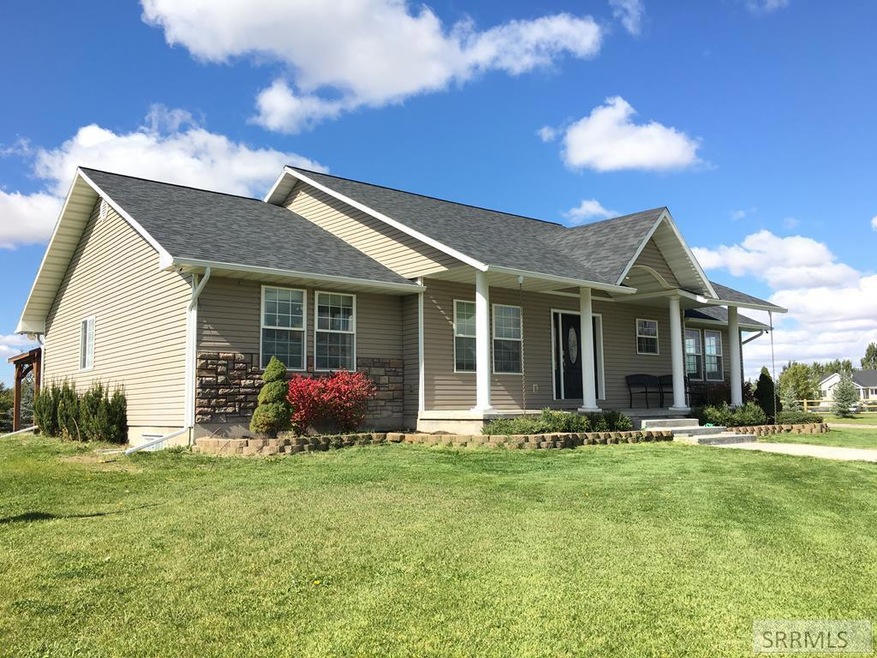 384 N 840 W, Blackfoot, ID 83221 - photo 1