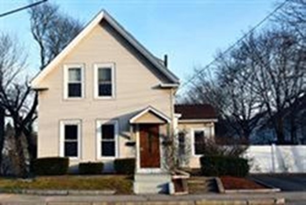 961 Pleasant St unit 1, East Weymouth, MA 02189 - photo 1