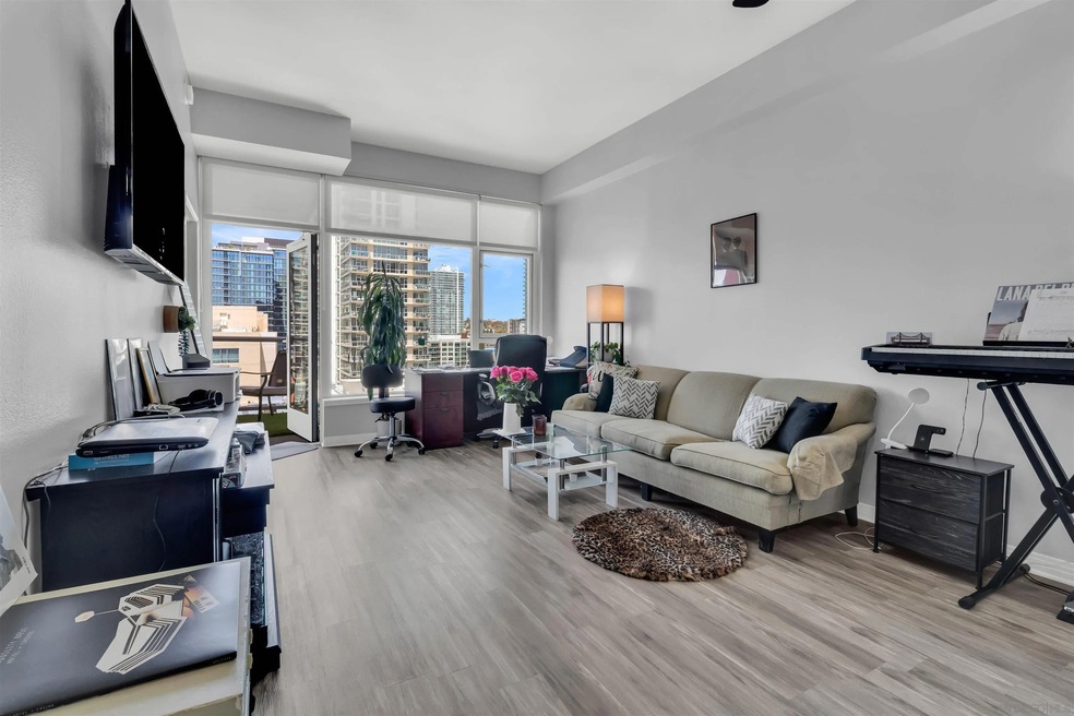 Diamond Terrace unit 1308, San Diego, CA 92101 - photo 1