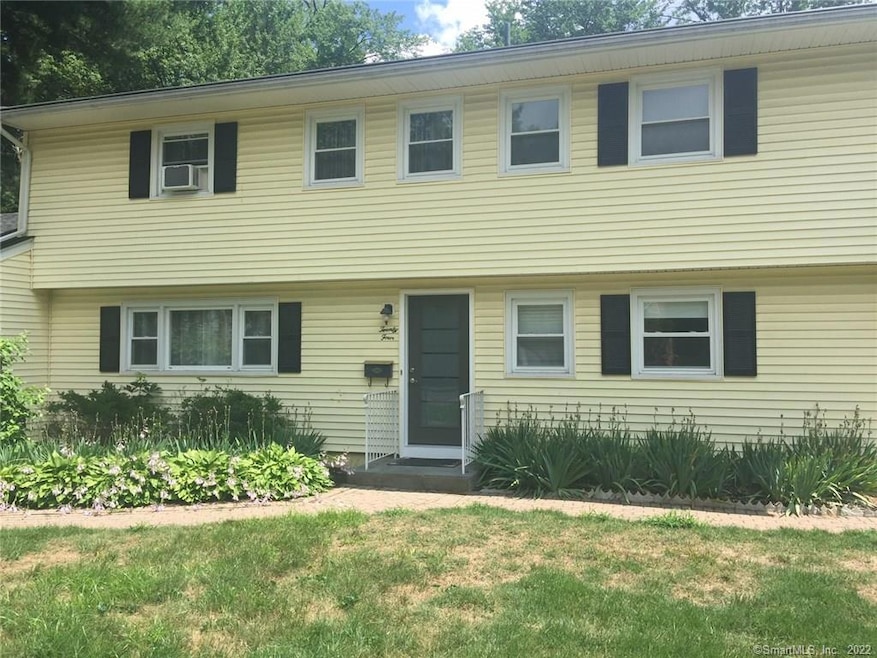 24 Greenbrier Dr, West Hartford, CT 06117 - photo 1