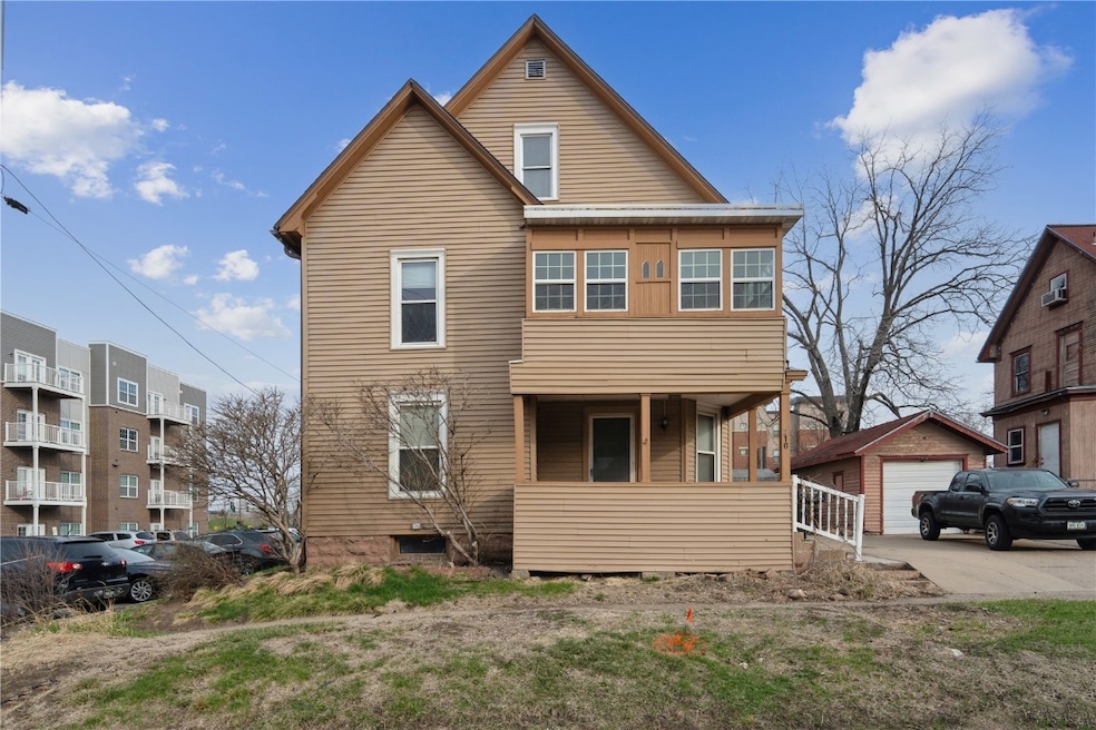 210 7th Ave SW, Cedar Rapids, IA 52404 - photo 1