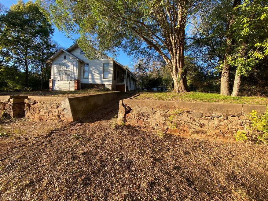 1431 W Main St, Denison, TX 75020 - photo 1