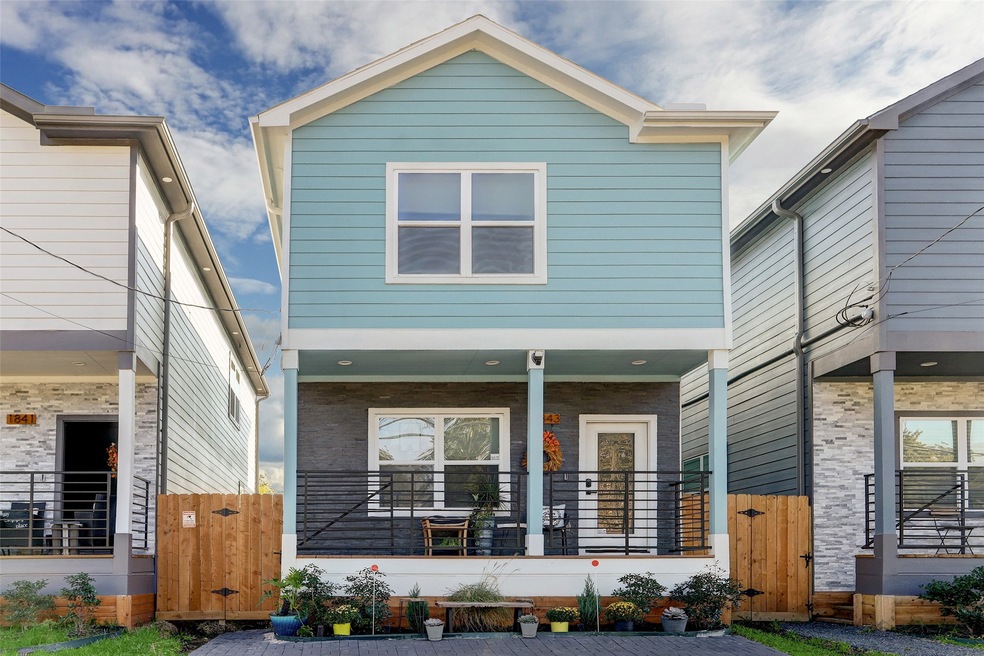 1843 Dewalt St, Houston, TX 77088 - photo 1