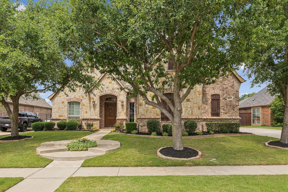 8013 Hallmark Dr, North Richland Hills, TX 76182 - photo 1