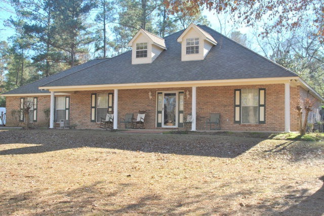 1018 Plank Ln, McComb, MS 39648 - photo 1