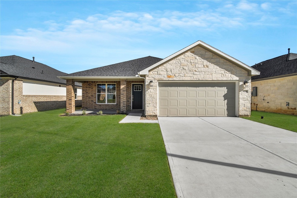 10260 Cabo Del Sol Dr, Cleveland, TX 77327 - photo 1