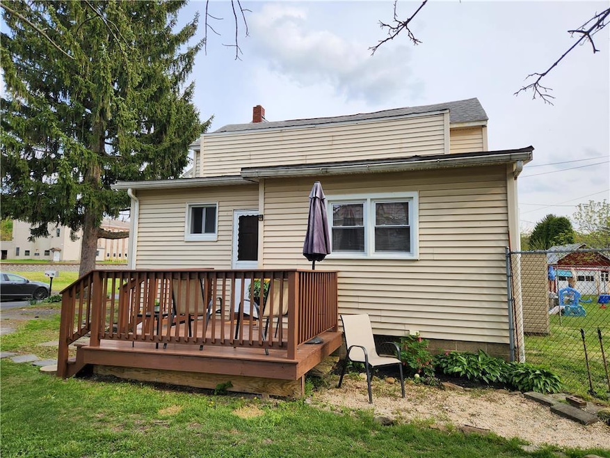 116 S Railroad St, Walnutport, PA 18088 - photo 1