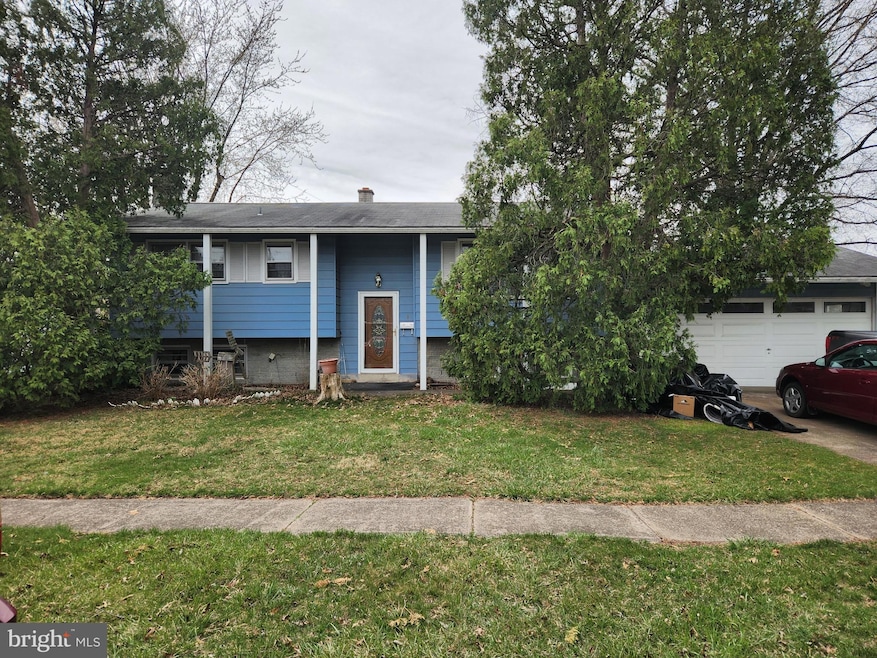 8 Heathglen Rd, Middletown, PA 17057 - photo 1