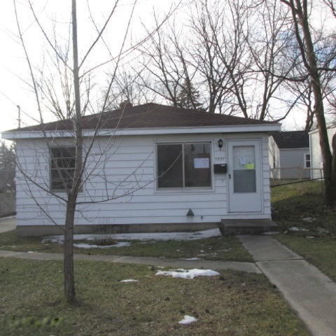 1021 Fuller Front