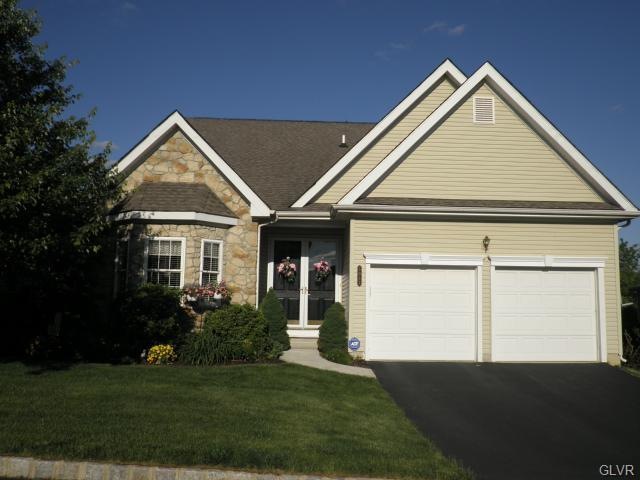 5082 Valley Stream Ln unit 108, Macungie, PA 18062 - photo 1