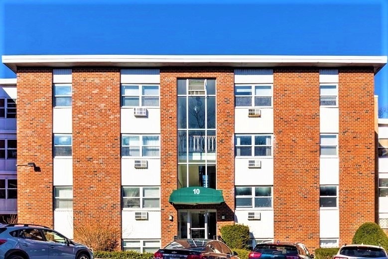 10 Commonwealth Ct unit 10, Brighton, MA 02135 - photo 1