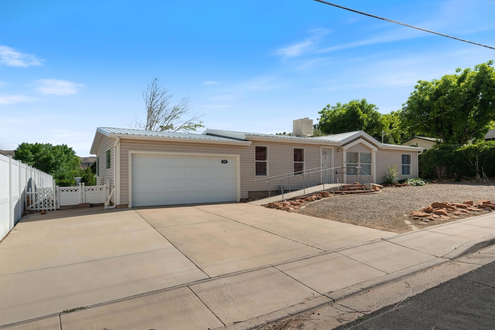 185 W 200 N, La Verkin, UT 84745 - photo 1