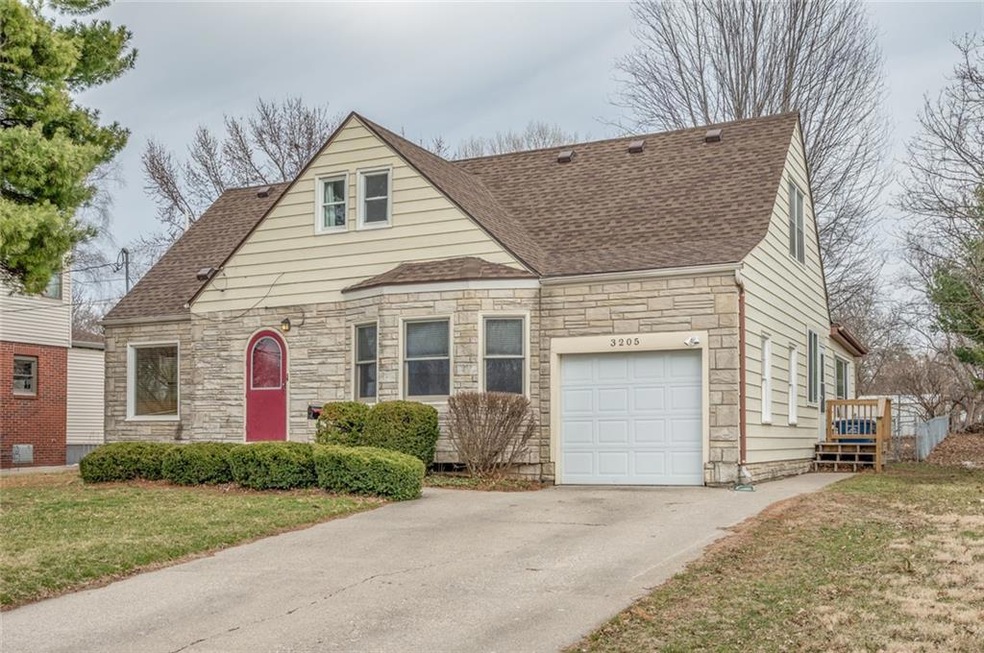 3205 54th St, Des Moines, IA 50310 - photo 1