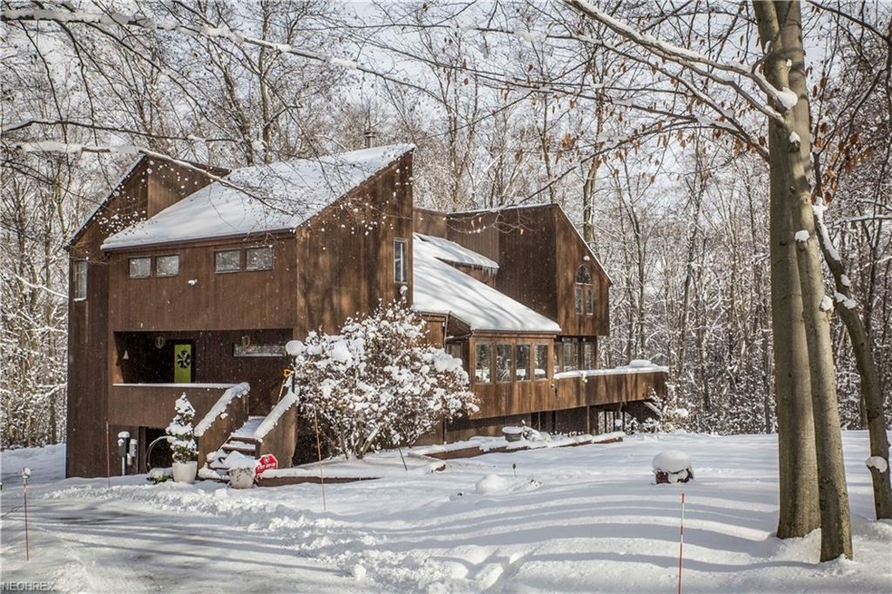 11249 Lake Forest Dr, Chesterland, OH 44026 - photo 1