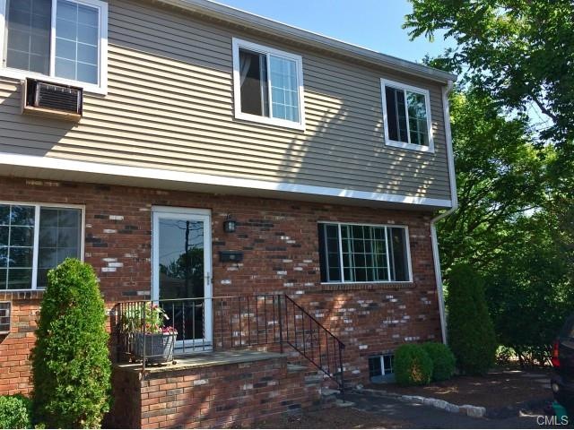 212 Wardwell St unit F, Stamford, CT 06902 - photo 1