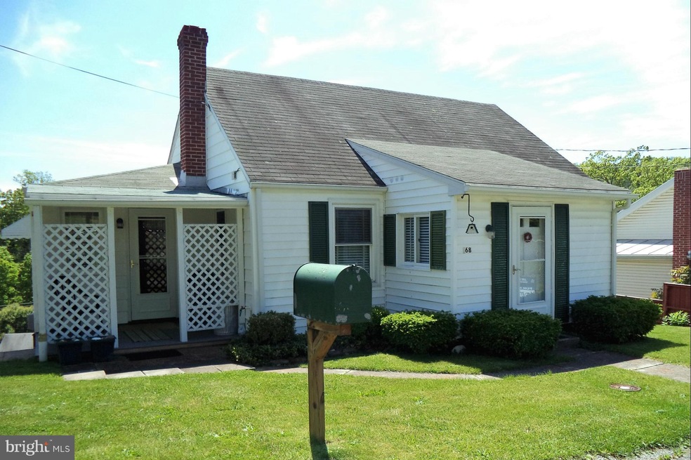 68 Dawson St, Berkeley Springs, WV 25411 - photo 1