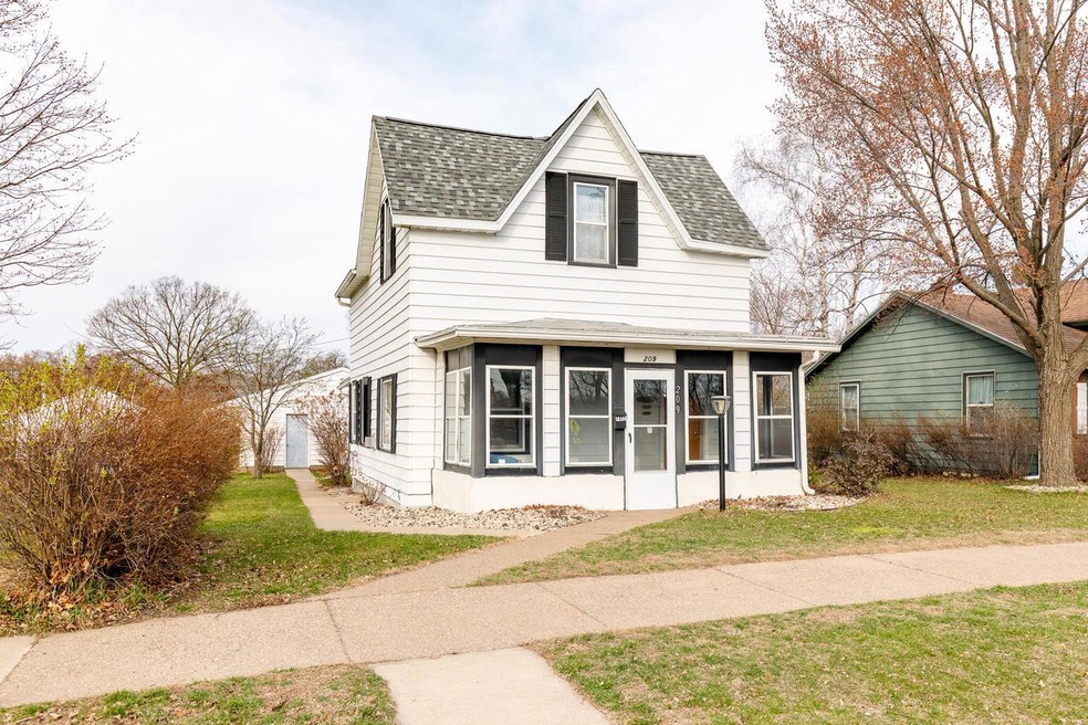 209 6th Ave N